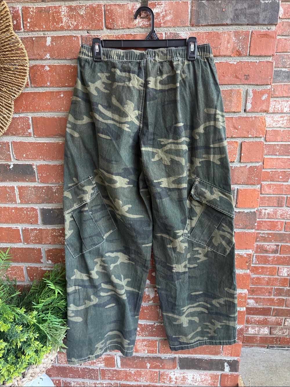 Baggy Wide Leg Camouflage Cargo Pants - Picture 6 of 8